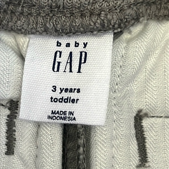 Gap Boys Gray Relaxed Straight Legged Fit Chino. Pull on - Picture 3 of 8